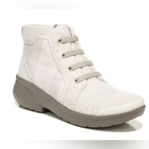 Bzees Womens Kick Back Warm Lace Up Winter & Snow Boots TAUPE 7.5